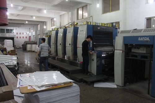 高宝大全开最大印刷面积可达120cm*160cm,自主拥有印刷设备,可随拾蜒